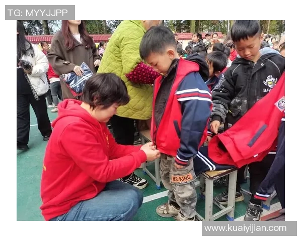 慈善篮球明星们用爱心传递希望点燃梦想的火焰